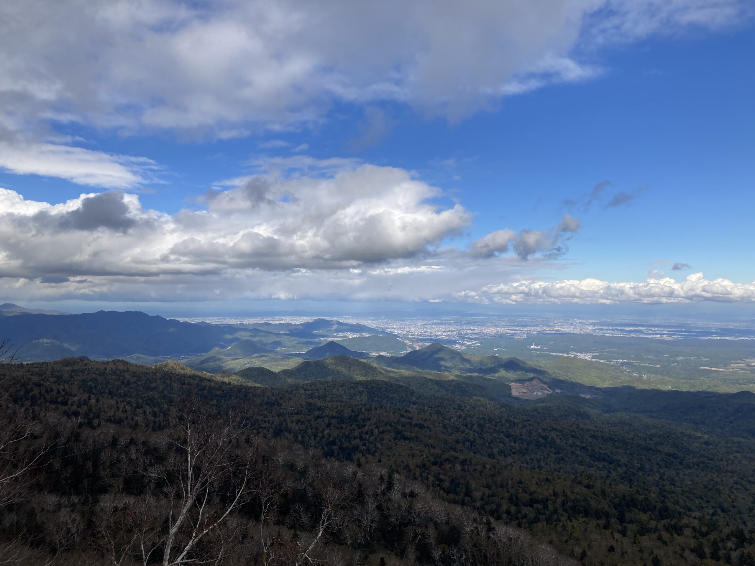 空沼岳から望む札幌